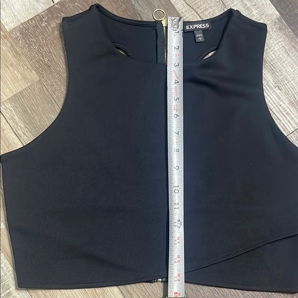Express Black Fitted Crop Tank Top - Picture 4 of 7